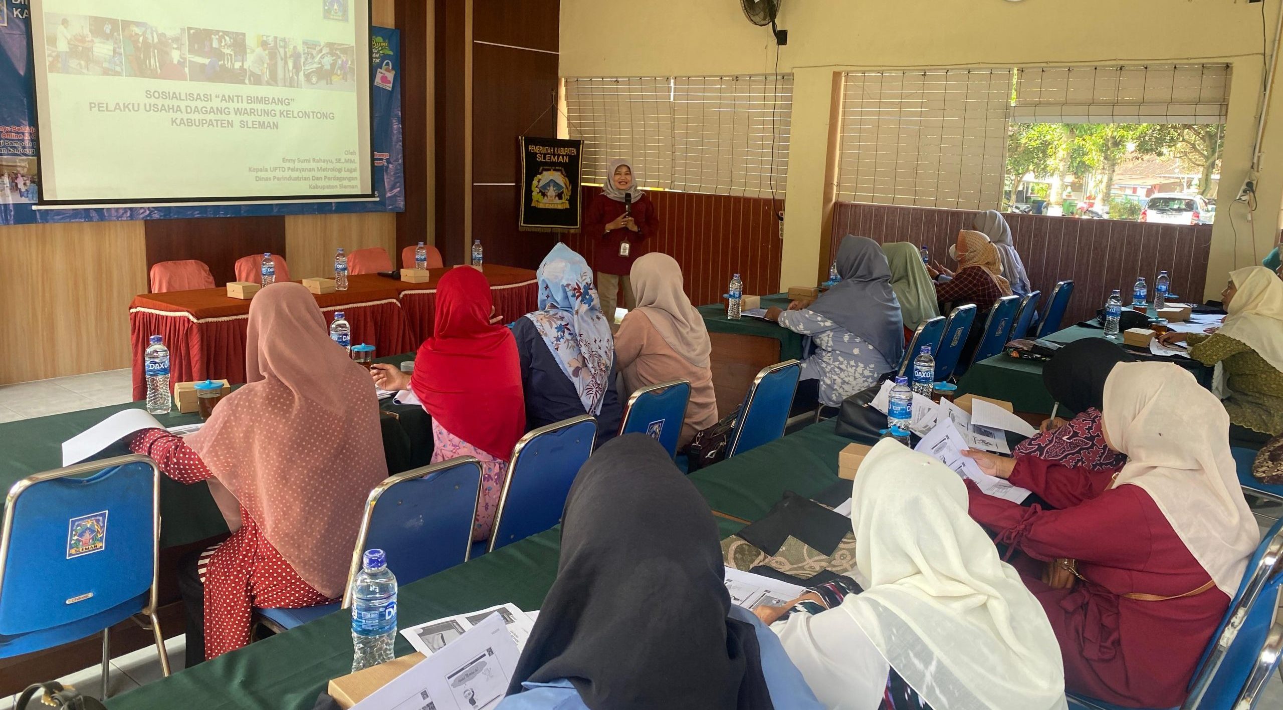 Penguatan Warung Kelontong Melalui Pembinaan Usaha Dagang di Kapanewon Ngemplak