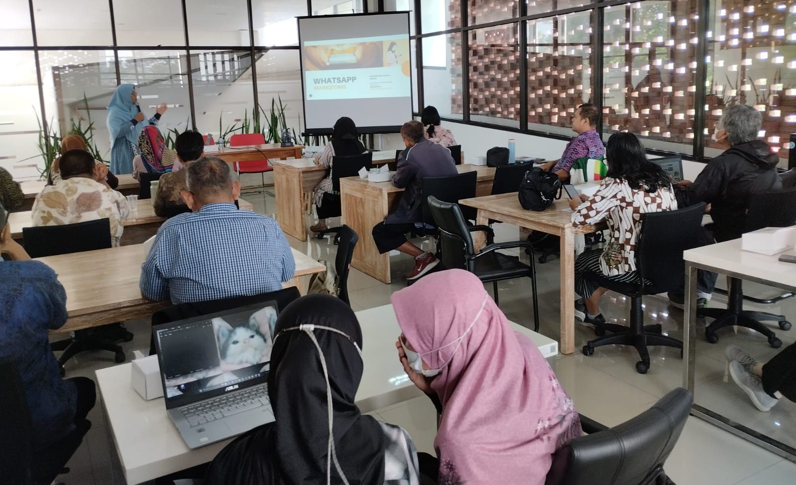 Pelatihan Promosi Digital: Maksimalkan WhatsApp untuk Dongkrak Penjualan UMKM