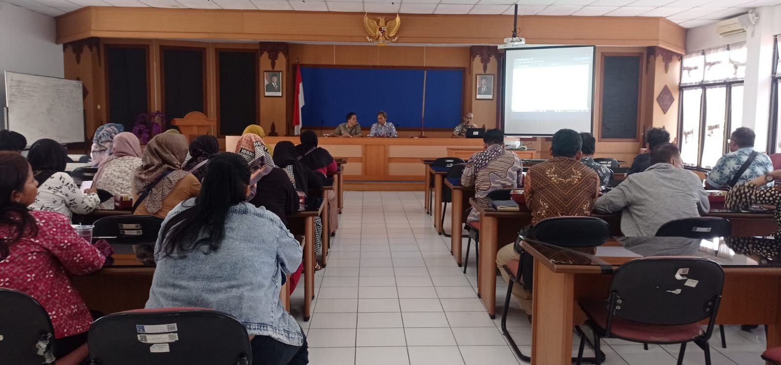 Sosialisasi Perda Pajak dan Retribusi Daerah Bagi Pedagang Foodcourt Denggung